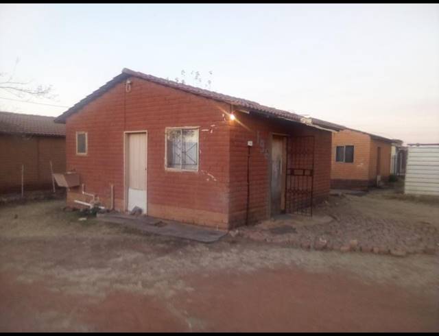 2 BEDROOM HOUSE FOR SALE IN SOSHANGUVE XX